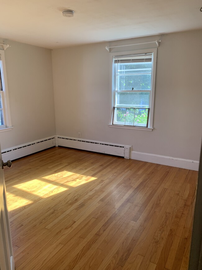 First Floor Bedroom - 25 Ridges Ct