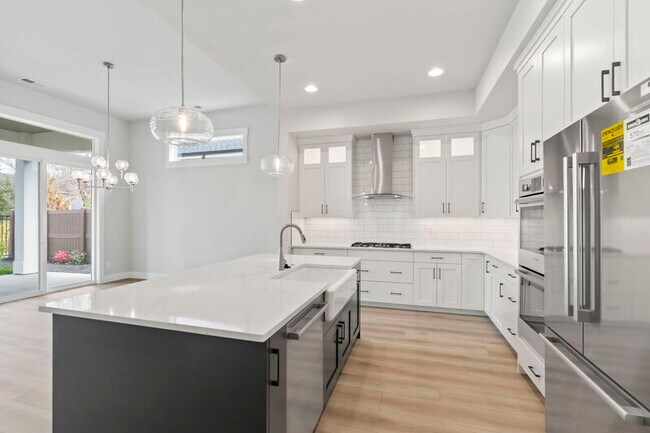 Building Photo - 10692 W Bell Fountain Dr