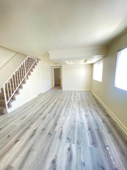 Building Photo - 13012 Riverside Dr