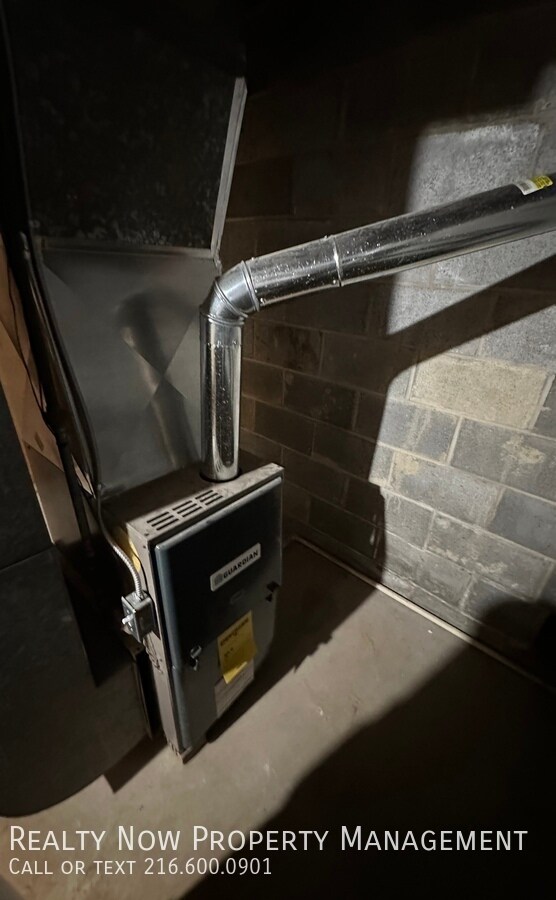 Building Photo - 4525 E 143rd St