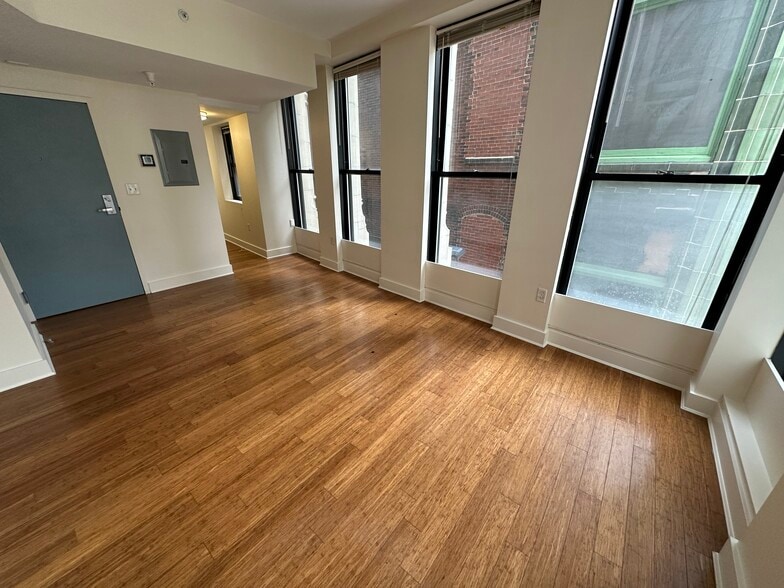 Building Photo - 3 Winter Pl