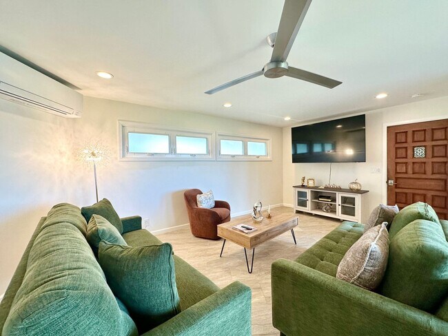 Building Photo - Fully Furnished 4 BD/3 BA Home in Mariner's Ridge!! Includes 1 Garage PRKG, W/D, Sep. Studio, & G...