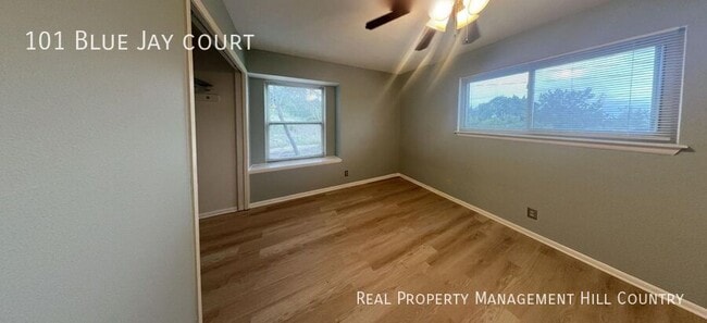 Building Photo - 101 Blue Jay Ct