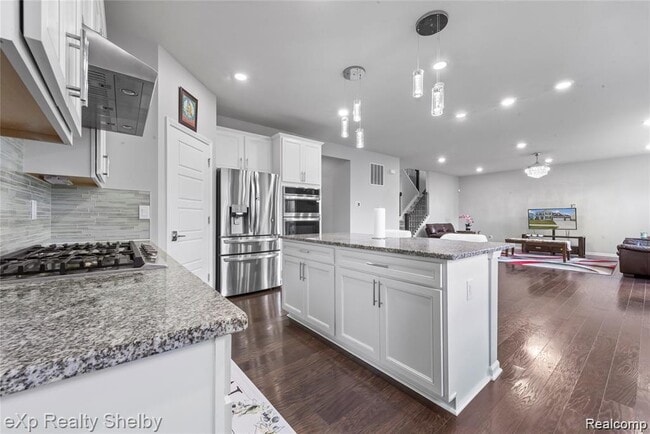 Building Photo - 49477 Hummel Dr