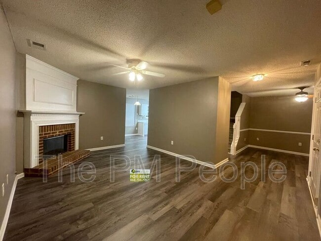 Building Photo - 201 Fairview Lake Way