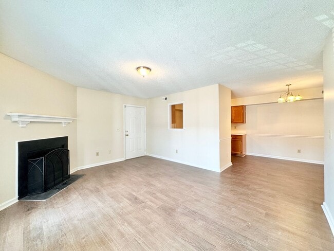 Building Photo - 7123-D W Friendly Ave