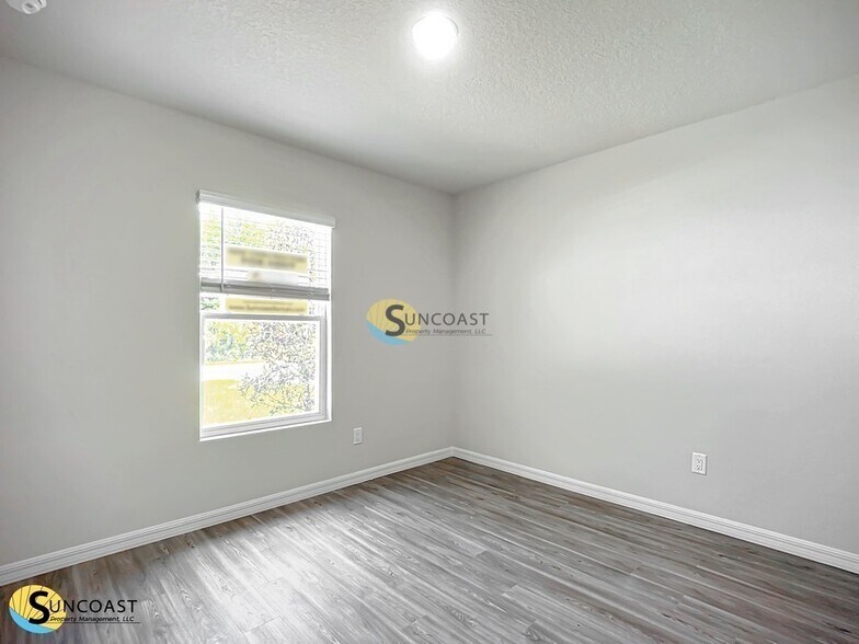 Building Photo - 36 Wood Amber Ln