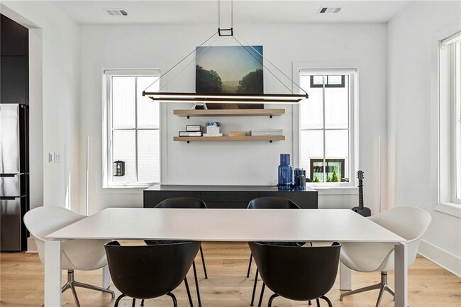 Building Photo - 6715 Halcyon Way