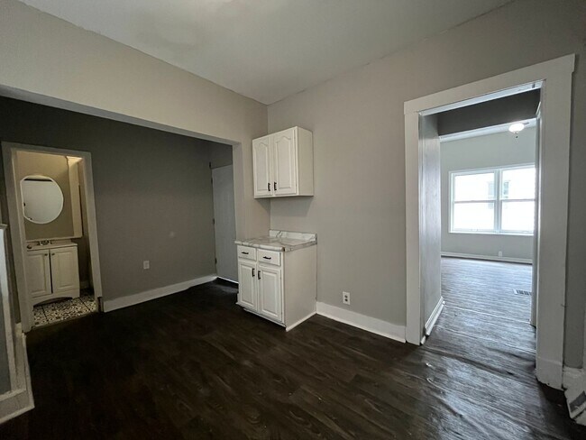 Building Photo - 3889 W.33rd