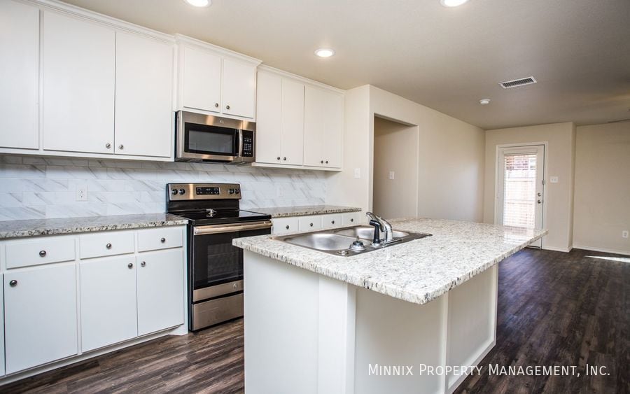 Building Photo - 5714 120th St