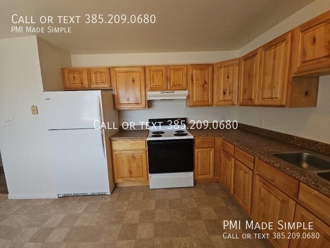 Building Photo - 567 N 880 E St