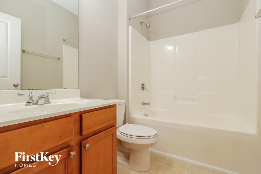 Building Photo - 115 Marinella Dr