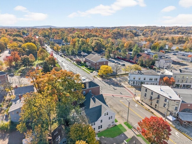 Building Photo - 12 N Church St