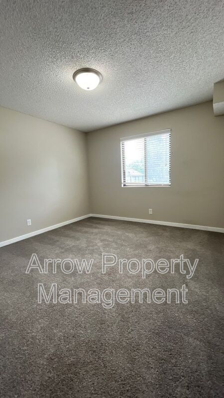 Building Photo - 3405 Holdrege St