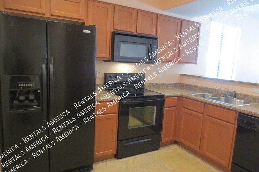 Building Photo - 16245 N 30th Pl