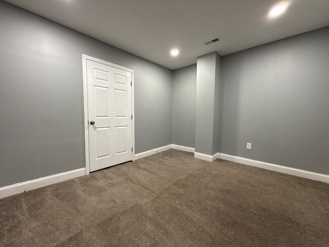 Building Photo - Beautiful Three - Bedroom Home In Baltimore