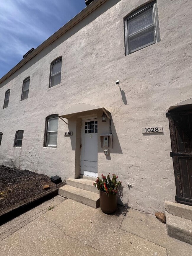 Building Photo - 1028 Shelby St
