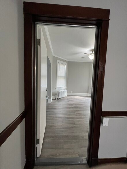 Building Photo - 4718 N Laramie Ave