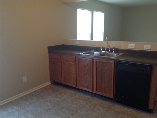Building Photo - 3287 Underwood Dr
