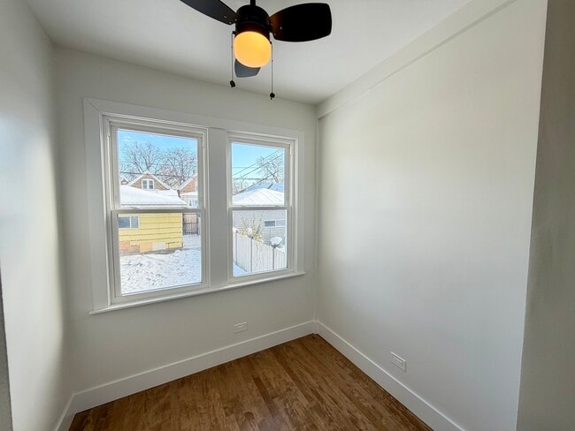 Building Photo - 4351 S Maplewood Ave