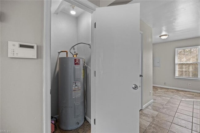 Building Photo - 3324 Kansas Ave