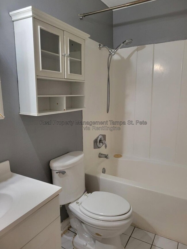 Building Photo - 5627 Ashley Oaks Dr