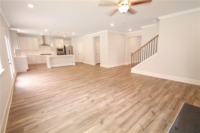 Building Photo - 329 Caledonia Ct