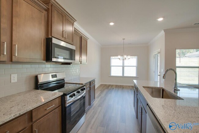 Building Photo - 113 Duskwood Dr