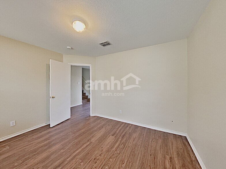 Building Photo - 7915 Arabian Cv