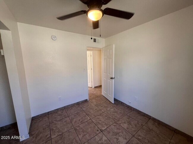 Building Photo - 2549 E Chipman Rd