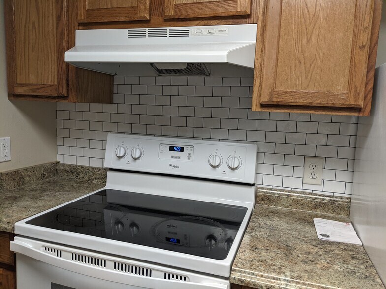 Kitchen - 2231 Ascot Ct