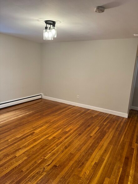 Building Photo - 67 Chiswick Rd