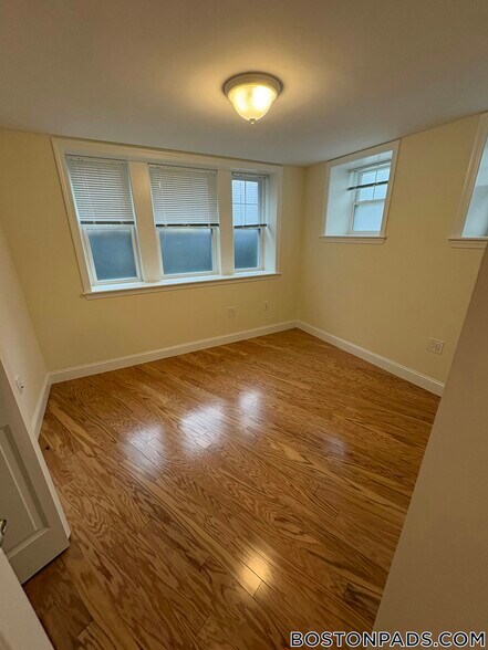 Building Photo - 1 Langdon Square