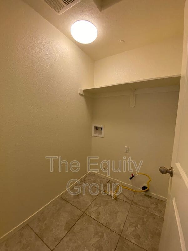 Building Photo - 2326 Cape Canyon Ave