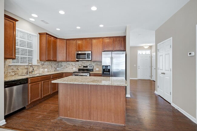 Building Photo - 1038 Ileagnes Rd