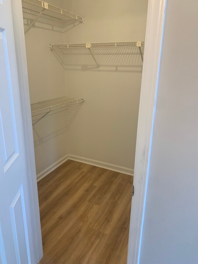 Building Photo - 2719 Selwyn Ave