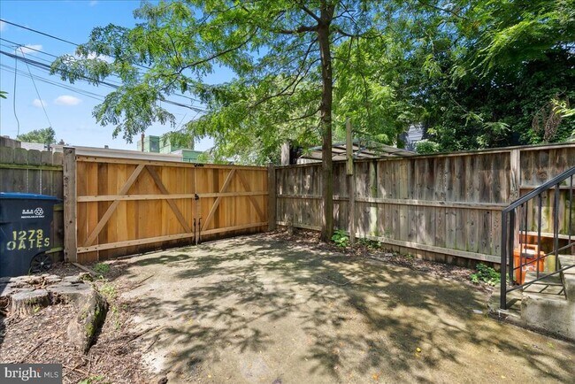 Building Photo - 1273 Oates St NE