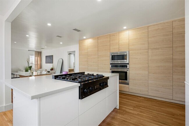 Building Photo - 1403 Palo Duro Rd