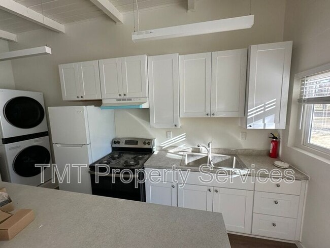 Building Photo - 17259 Walnut Ave