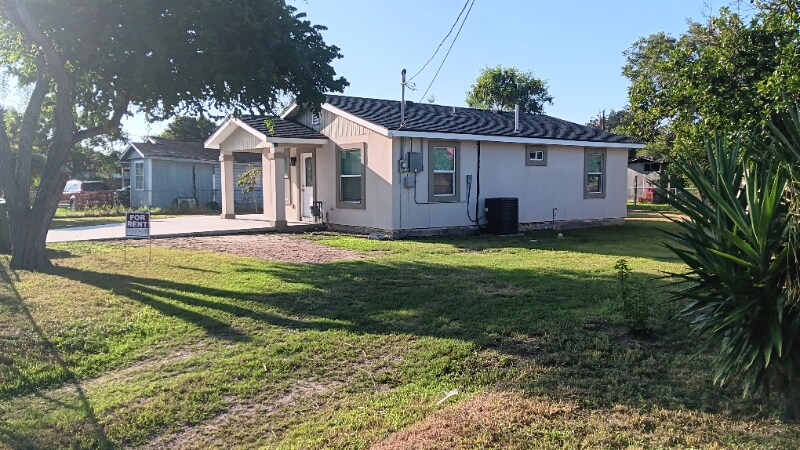Building Photo - 103 Manzano St