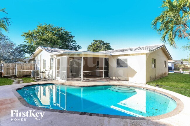 Building Photo - 11201 NW 39th Ct