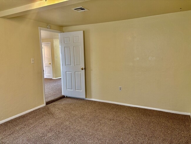 Building Photo - 3152 SW 39th St