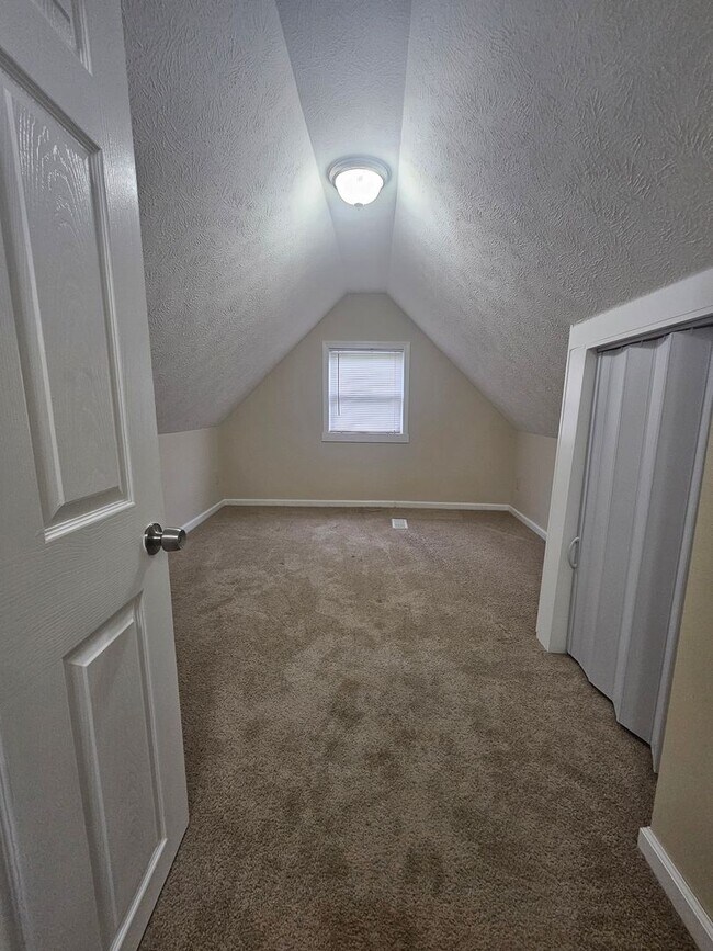 Building Photo - 3643 W 47th St