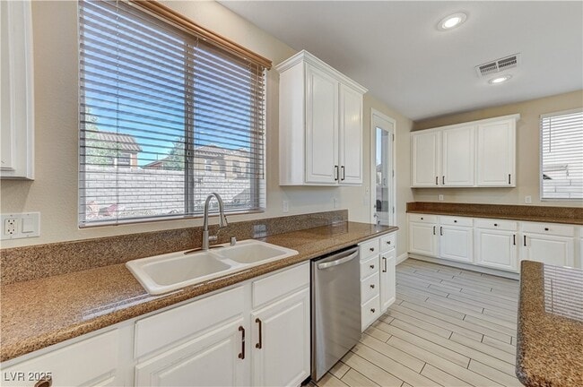 Building Photo - 536 Puenta Del Rey St