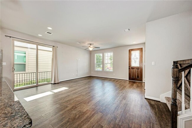 Building Photo - 107 Buckthorn Dr