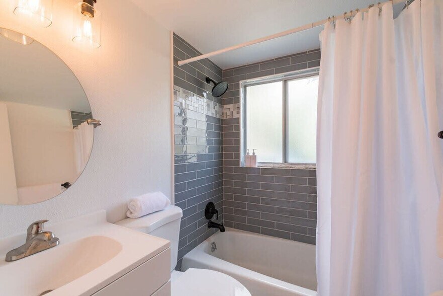 Building Photo - 505 Fillmore Ave