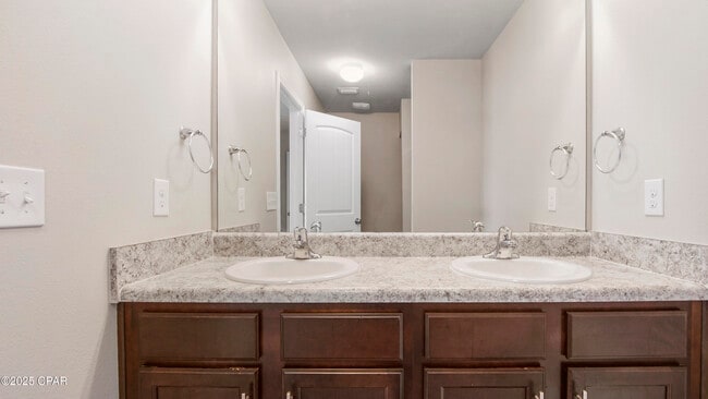 Building Photo - 5780 Callaway Cir