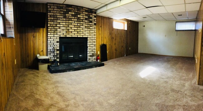 Building Photo - 4-Bed 2-Bath House in Cedar Falls