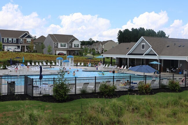 Building Photo - 136 Dogwood Grv Pl
