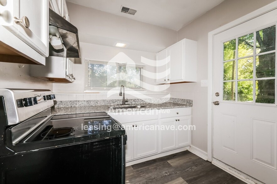 Building Photo - 3527 Pittsburg Ave